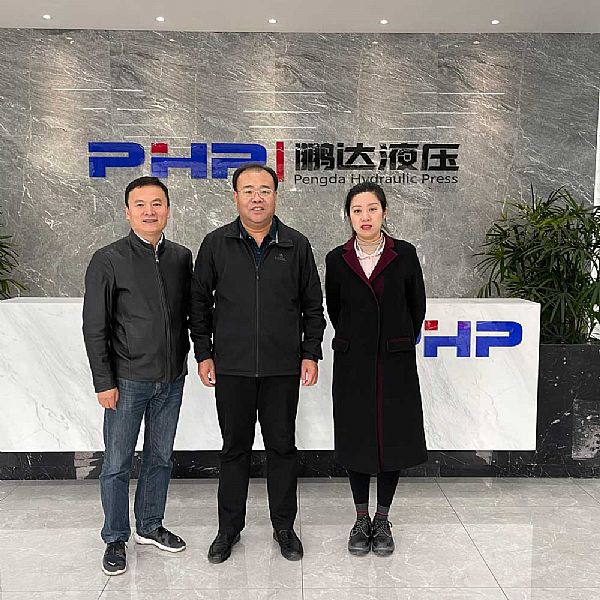 Warmly welcome Professor Zhang Yanfei visit to our company